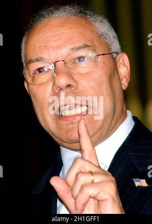COLIN POWELL (5 avril 1937 - 18 octobre 2021) était un politicien américain, un diplomate et un général quatre étoiles qui a servi comme 65e secrétaire d'État des États-Unis de 2001 à 2005,En tant que 16e conseiller à la sécurité nationale des États-Unis de 1987 à 1989 et 12e président des chefs d'état-major interarmées de 1989 à 1993.PHOTO DU DOSSIER: 1 janvier 2011, New York, New York, États-Unis: Le secrétaire d'État américain COLIN POWELL lors d'une cérémonie où il a reçu la médaille Jackie Robinson Empire State Freedom.Crédit: Andrea Renault/ZUMA Wire/Alay Live News Banque D'Images