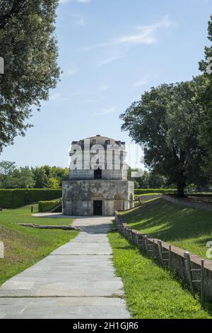 Vue extérieure du mausolée de Théodoric à Ravenne, Italie Banque D'Images