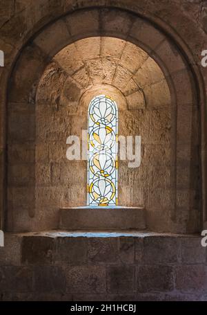 Vitraux dans l'abbaye de Thonoret dans le Var en France Banque D'Images