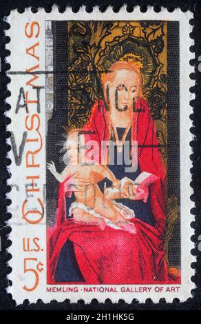 Timbre de Noël imprimé aux États-Unis montre dessin de l'artiste Memling - Madonna et enfant, vers 1982 Banque D'Images