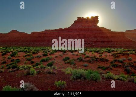 Il s'agit d'une manipulation HDR d'une formation rocheuse dans la vallée des Gods Utah, appelée les 7 marins près du coucher du soleil.Mais j'ai toujours pensé à cette formatio Banque D'Images