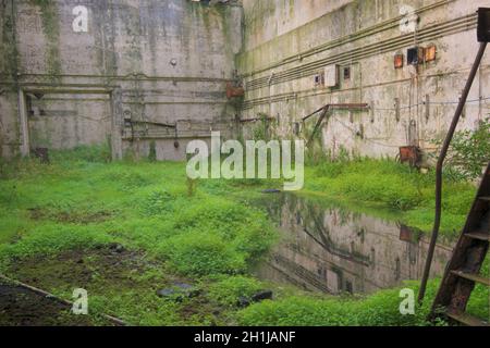 Orford Ness, Orford, Suffolk, Angleterre, Royaume-Uni.Une cellule d'essai d'armes atomiques au QG technique et à la station de télémétrie de l'ancien Centre de recherche sur les armes atomiques. Banque D'Images