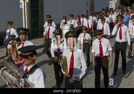 ABADIA, AMARES, PORTUGAL - 15 août 2017 : Procession religieuse traditionnelle de Senhora da Abadia à Amares, Portugal Banque D'Images