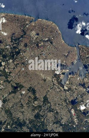 Vue sur la Terre depuis la Station spatiale internationale : Cuba et la Havane.Côte cubaine.Version optimisée et numériquement améliorée d'une image NASA/ESA.Crédit obligatoire: NASA/ESA/T.Pesquet.NB: Restrictions d'utilisation: Ne pas présenter comme endossement. Banque D'Images
