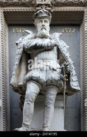 Monument à Gaspard de Coligny, par Gustave Crauck (1827-1905), à l'Église protestante de l'oratoire du Louvre, Paris. Banque D'Images