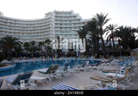 Piscine de l'hôtel à Sousse, Tunisie Banque D'Images