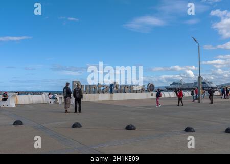 Front de mer de Punta Arenas longeant le détroit de Magellan en Patagonie, au Chili Banque D'Images