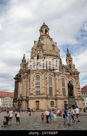 DRESDE, SAXE, ALLEMAGNE - 22 AOÛT 2020 : vue sur le Frauenkirche baroque sur le Neuer Markt dans le centre de Dresde. Une excursion populaire destina Banque D'Images