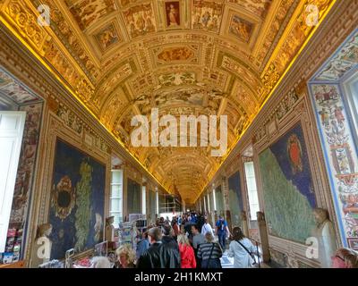 Rome, Italie - 02 mai 2014 : les touristes se rendant au Vatican, Italie, le 02 mai 2014. Banque D'Images