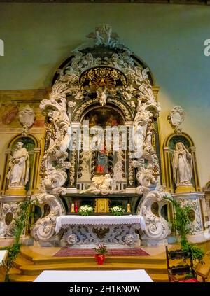 Padoue, Italie - 19 septembre 2014 : autel latéral baroque de la Vierge Marie Altare del Addolorata de 17. Et 18. Cent. Dans l'église Santa Maria dei Servi at Banque D'Images