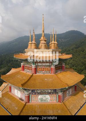 George Town, Penang/Malaysia - juin 26 2019 : vue aérienne toit Kuan Yin Déesse du Pavillon Mercy dans le temple de Kek Lok si. Banque D'Images