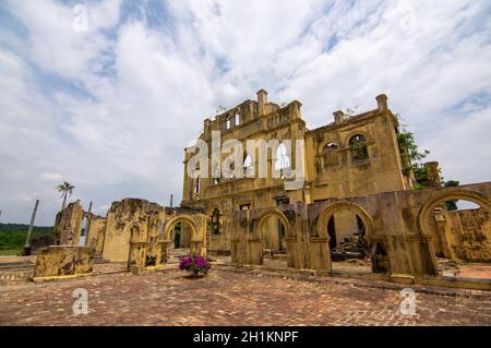 Batu Gajah, Perak/Malaysia - 07 2019 octobre : maison en ruines du château de Kellie. Banque D'Images