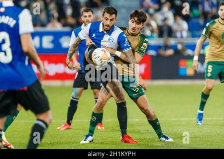 Joselu de Deportivo Alaves pendant le match de la Ligue entre Deportivo Alaves et Real Betis à l'Estadio de Mendizorrotza à Vitoria, Espagne. Banque D'Images