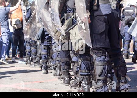 Les forces spéciales de police en service au cours de la démonstration Banque D'Images