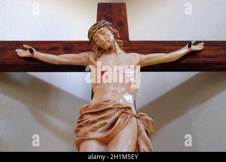 Crucifixion dans la cathédrale mère Teresa de Vau i Dejes, Albanie Banque D'Images