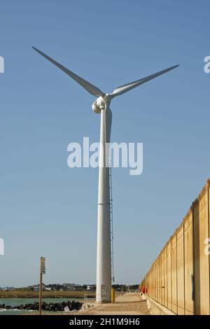 Centrale éolienne à Shoreham Harbour, West Sussex, Angleterre Banque D'Images