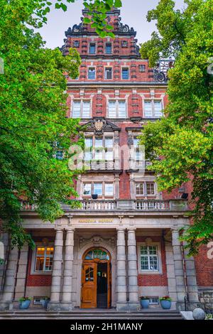 L'entrée à l'Université maritime de Szczecin, appelée Akademia Morska, est une université publique établie en 1947 Banque D'Images