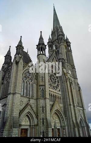 La cathédrale Saint-Colman, généralement appelée cathédrale de Cobh, est une cathédrale catholique romaine de Cobh, en Irlande. Banque D'Images