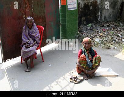 Rues de Kolkata.Les gens vivent et travaillent dans la rue. Banque D'Images