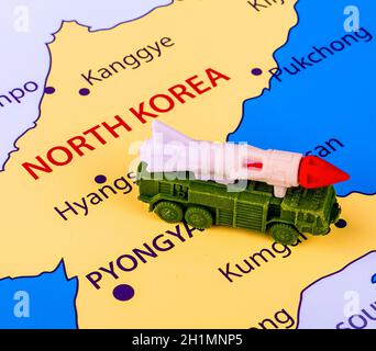 Carte de la Corée du Nord avec une machine militaire avec un missile intercontinental Banque D'Images