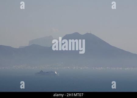 La vue de la mer dans la vieille ville de Sidi Bou dit près de la ville de Tunis au nord de la Tunisie en Afrique du Nord, Tunisie, Sidi Bou Sair, mars 2009 Banque D'Images