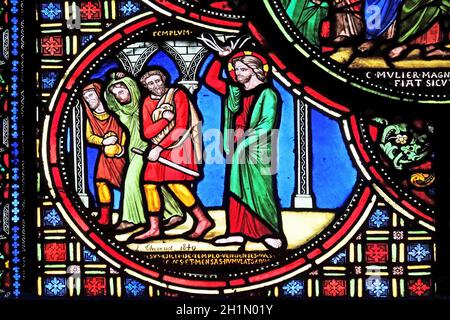La conduite du Christ les Commerçants du Temple, vitrail de Saint Germain-l'Auxerrois, église dans Paris, France Banque D'Images
