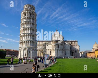 Attraction touristique Tour penchée et Cathédrale de Campo Dei Miracoli - Pise Banque D'Images