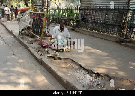 Rues de Kolkata.Des milliers de mendiants sont les castes les plus défavorisées qui vivent dans les rues. Banque D'Images