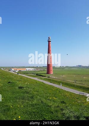 Leuchtturm Huisduinen, genannt Lange Jaap, ist ein Leuchtturm im Norden von fort Kijkduin BEI Den Helder.Le phare de Huisduinen, appelé Lange Jaap, est Banque D'Images