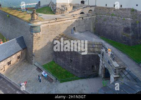 Königstein, Allemagne - 24 septembre 2020 : forteresse médiévale de Königstein, située sur une colline rocheuse au-dessus de l'Elbe en Suisse saxonne.C'est un Banque D'Images