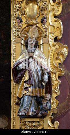 Statue de Saint Martin sur l'autel de Saint Leodegar dans l'église de Leodegar à Lucerne, Suisse Banque D'Images