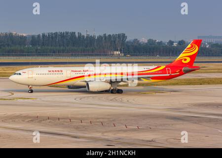 Beijing, Chine - 2 octobre 2019 : avion Airbus A330-300 de Hainan Airlines à l'aéroport de Beijing Capital (PEK) en Chine. Airbus est un avion européen Banque D'Images