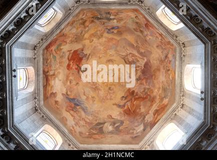 La fresque La Vierge en gloire par Raffaele Vanni dans la coupole de l'église de Santa Maria del Popolo, Rome, Italie Banque D'Images