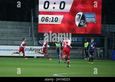 Torschuetze, Torschütze Vincenzo Grifo (SC Freiburg) dreht nach seinem Tor zum 1:0 jubelnd ab, 1.FBL: 20-21: 13.Sptg.SC Freiburg - Hertha BSC be Banque D'Images