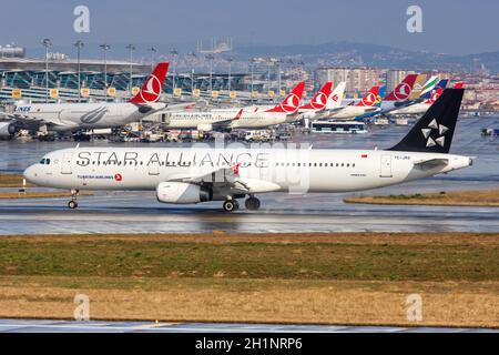 Istanbul, Turquie - 15 février 2019 : avion Airbus A321 de Turkish Airlines avec la remise spéciale Star Alliance à l'aéroport Ataturk d'Istanbul (IST) in Banque D'Images