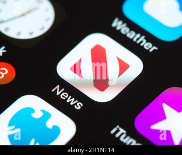 BAYONNE, FRANCE - VERS JANVIER 2021 : icône de l'application News sur l'écran iPhone d'Apple Banque D'Images