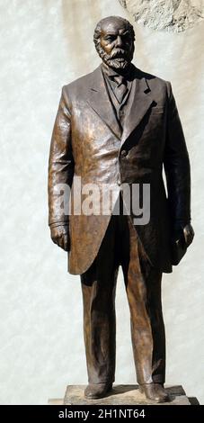 Statue d'Ismail Qemal Bej Vlora à Tirana, Albanie Banque D'Images