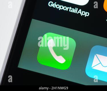 BAYONNE, FRANCE - VERS JANVIER 2021 : icône de l'application téléphone sur l'écran iPhone d'Apple. Banque D'Images