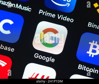BAYONNE, FRANCE - VERS JANVIER 2021 : icône de l'application Google sur l'écran iPhone d'Apple. Banque D'Images