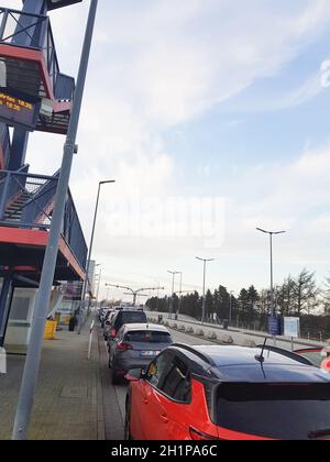 File d'attente pour le train de voiture à Sylt. Banque D'Images