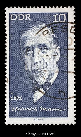 Timbres en RDA montre Heinrich Mann (1871-1950), écrivain, circa 1971 Banque D'Images