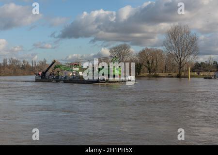 Le navire polyvalent Muraene sur le main près de Frankfurt Hoechst, en Allemagne Banque D'Images