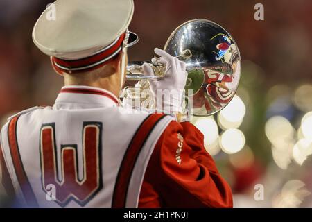 Madison, WI, États-Unis.16 octobre 2021.Wisconsin Badgers Marching Band pendant le match de football NCAA entre les Black Knights de l'Armée et les Wisconsin Badgers au Camp Randall Stadium à Madison, WISCONSIN.Darren Lee/CSM/Alamy Live News Banque D'Images