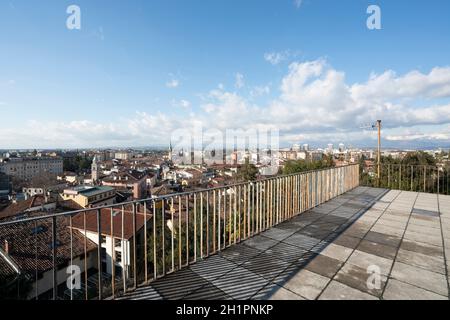 Udine, Italie. 11 février 2020. La terrasse panoramique sur la colline du château Banque D'Images