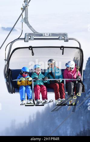 Sports d'hiver à Österreich, Schigebiet Kasberg (Grünau, Almtal, Salzkammergut, Bezirk Gmunden,Oberösterreich, Österreich) - Sports d'hiver en Autriche, Banque D'Images