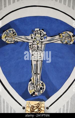 Crucifixion, Église de la Sainte Trinité de Gemunden am Main, Bavière, Allemagne Banque D'Images