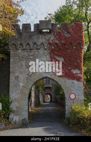 Le château médiéval braunfels sur un sommet de basalte Banque D'Images