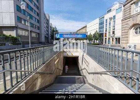 Berlin, Allemagne - 20 août 2020 : Mohrenstraße Station de métro de Berlin Mohrenstrasse U-Bahn en Allemagne. Banque D'Images