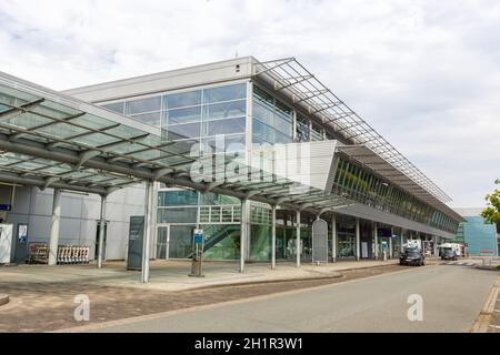 Greven, Allemagne - 9 août 2020 : terminal de l'aéroport Münster Osnabrück (FMO) en Allemagne. Banque D'Images