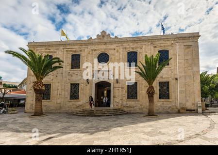 Heraklion, Grèce - Novembre 2, 2017 : La Mosquée Vezir Ottoman (1856) et maintenant la basilique de Saint Titus dans le centre de la ville d'Héraklion, Crète, Grèce. Banque D'Images